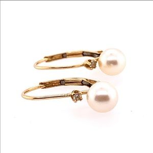 14kt Leverback 5mm pearl earrings & diamond accent
